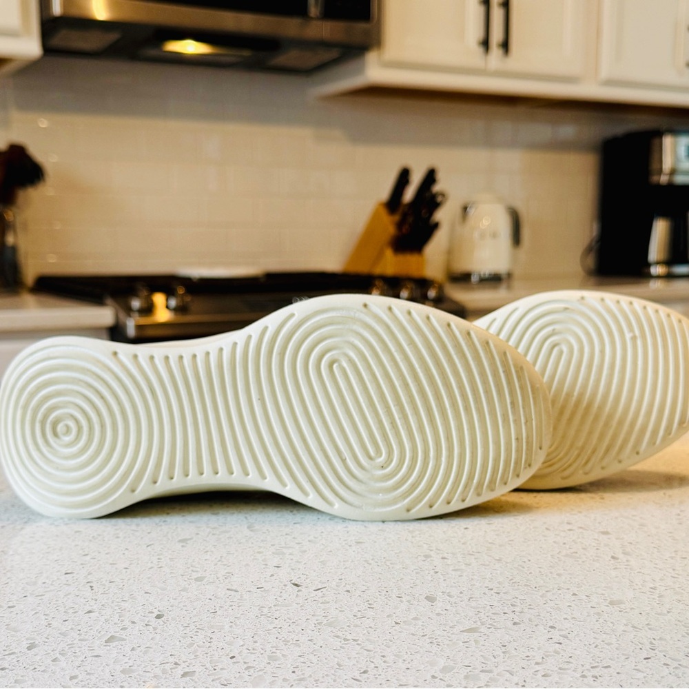 Allbirds Women’s Tree Sneakers - Picture 6 of 7